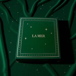NIB La Mer Hair Clip in gift box